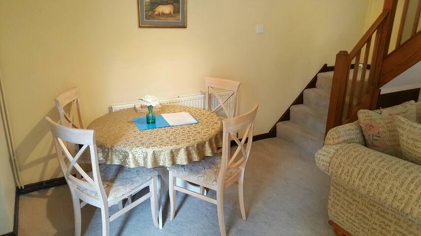 Lilydale Tewkesbury Town Child Pets Ok Garden Cottages For