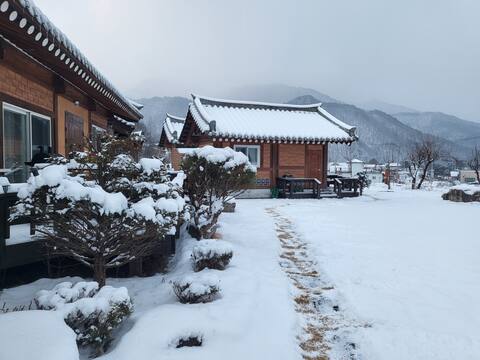 Baekdam Hanok 2 Byeolchae. Seorak Baekdam Temple. Seolguk Country. Hanok Experience Business Registr
