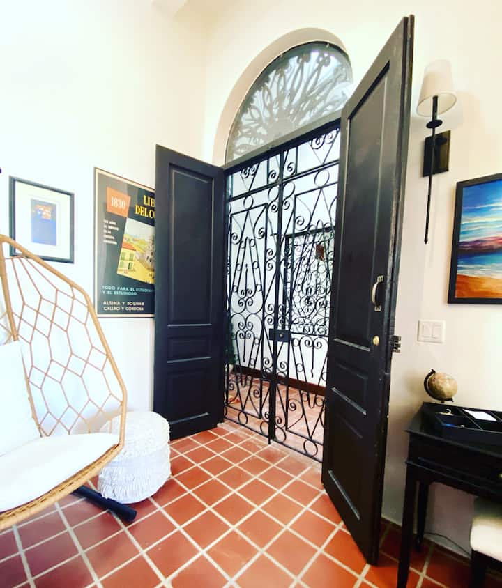 Karibu!
Mlango wa mbele