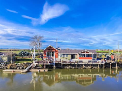 Waterfront home - fish, kayak, swim - 1hr from SF