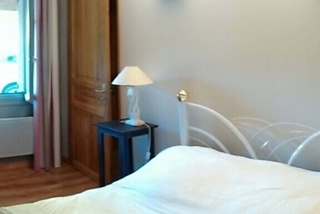 Chambre lit double 140