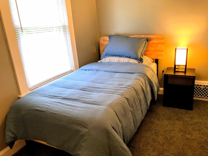 ห้องนอน # 2: เตียงคู่ 2 หลัง