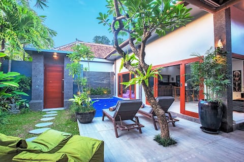 VILLA Seminyak BEACH Simply BEST Location/Reviews