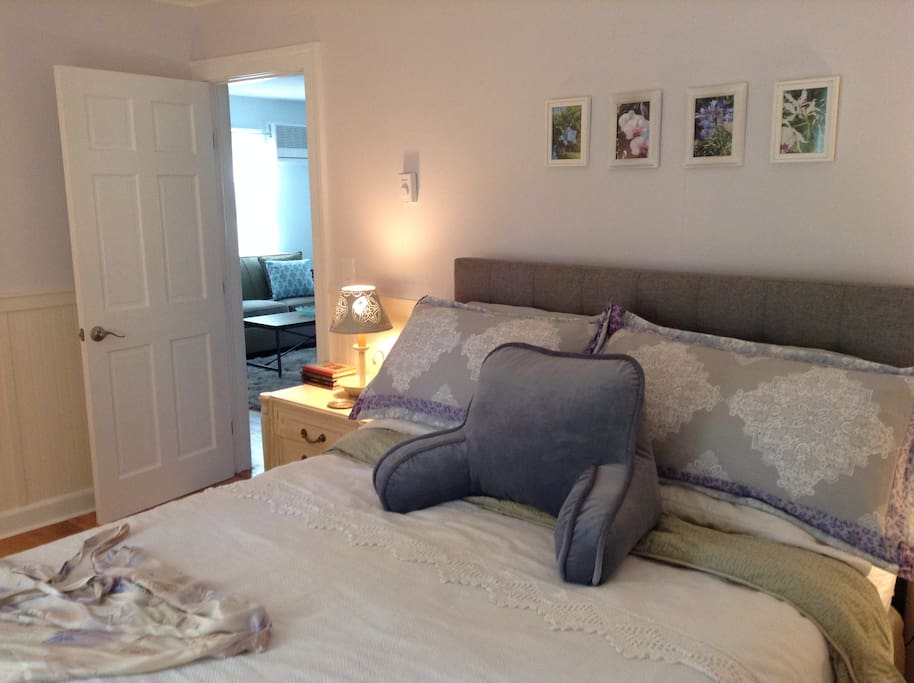 Restful and Sweet
Bedroom, Queen Bed.