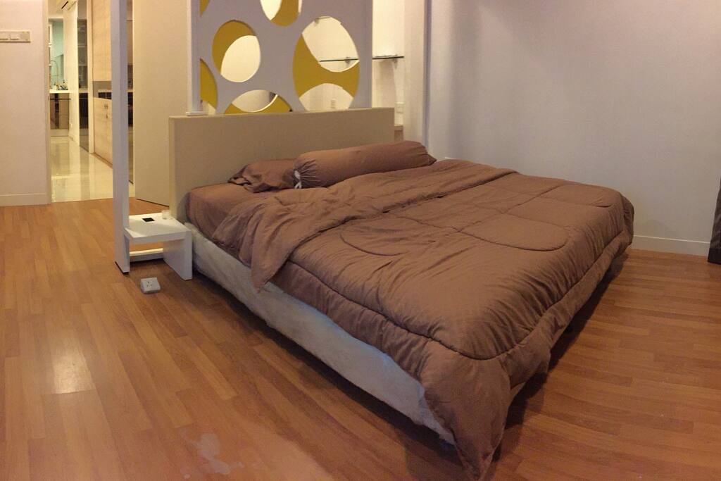 First bedroom with King size bed
