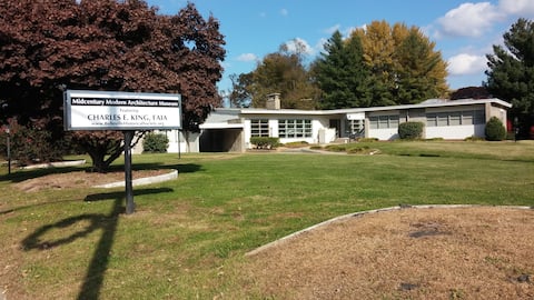 Aunt Vi's Apt by Belleville Historical Society