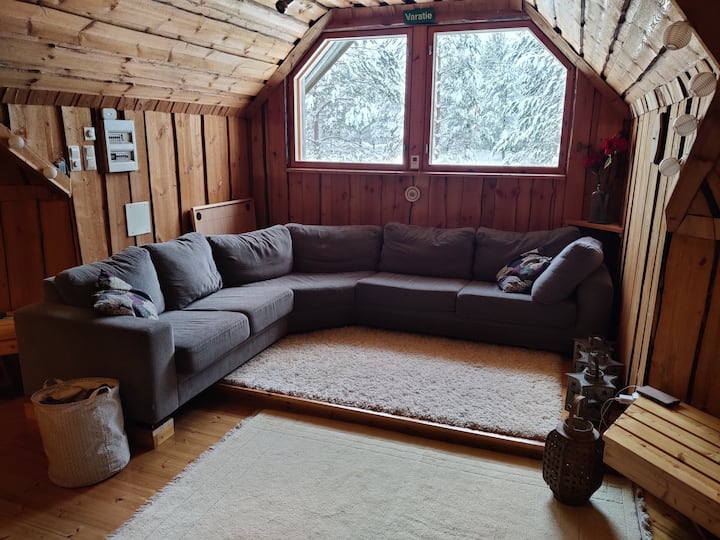 Შეზლონგი სახლში.