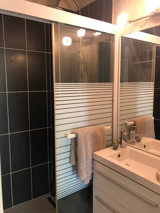 Salle de bain douche à l'italienne