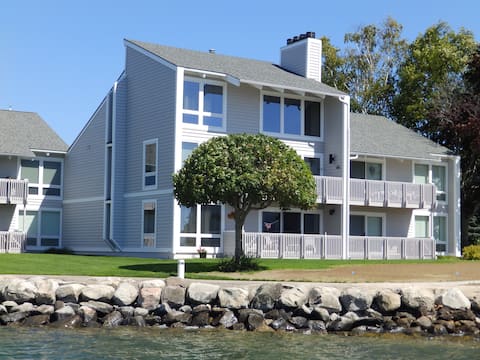 Lake Charlevoix, Boyne City Condo