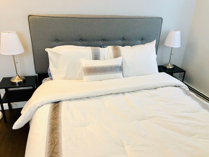 Chambre #2. Lit queen size