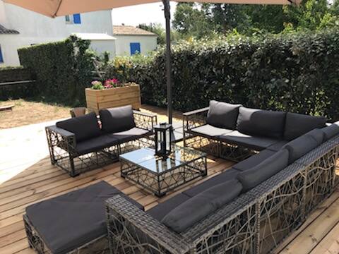 Beautiful new beachfront villa for 6 people
