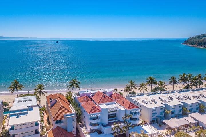 Exclusive Noosa Beachfront Penthouse gallery image 3