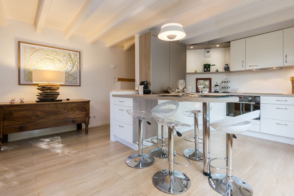 built in kitchen with table for up to 5 people