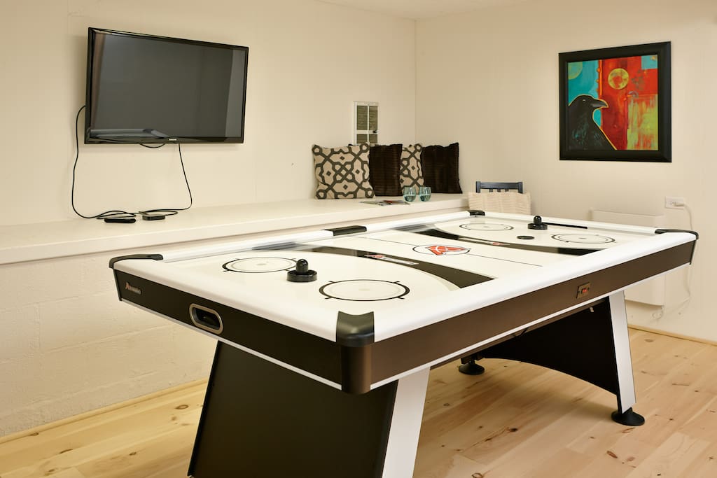 Air Hockey, Flat Screen TV & Sitting Area