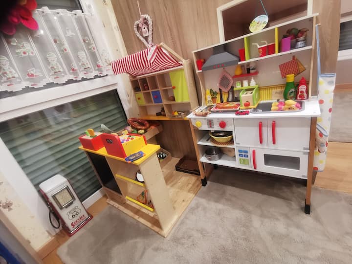 Საბავშვო სამზარეულო და მაღაზია