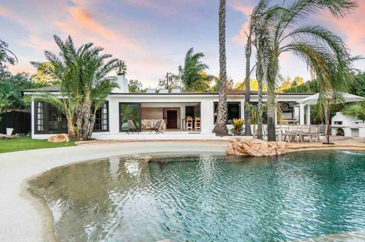 Peaceful Oasis in Laurel Canyon with Heated Pool gallery image 2