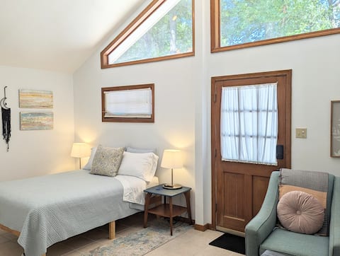 Sunny-Side Cottage