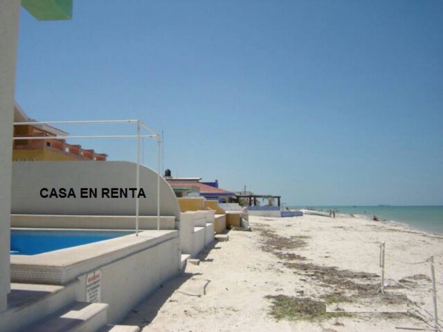 Alberca frente al mar