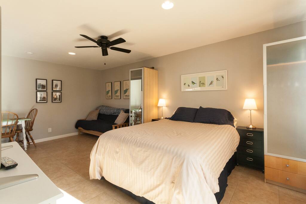 Queen size memory foam bed