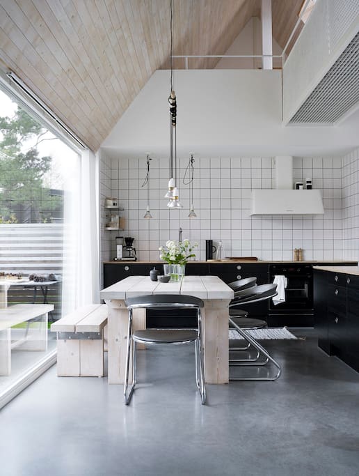 Big windows and high ceiling