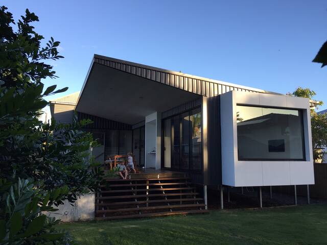 Bright Queenslander with pool & modern extension gallery image 4