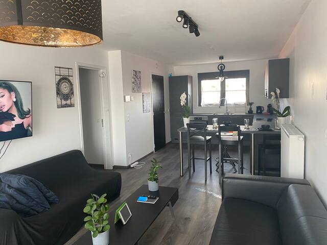 2 bedrooms with Riverview, Homegym & paid parking gallery image 5