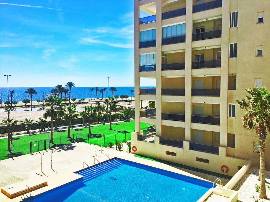 Piscina y Playa