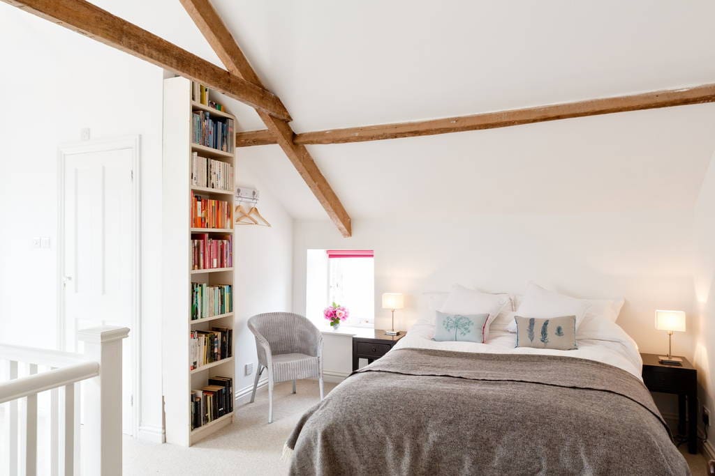 Double bedroom with ensuite shower room