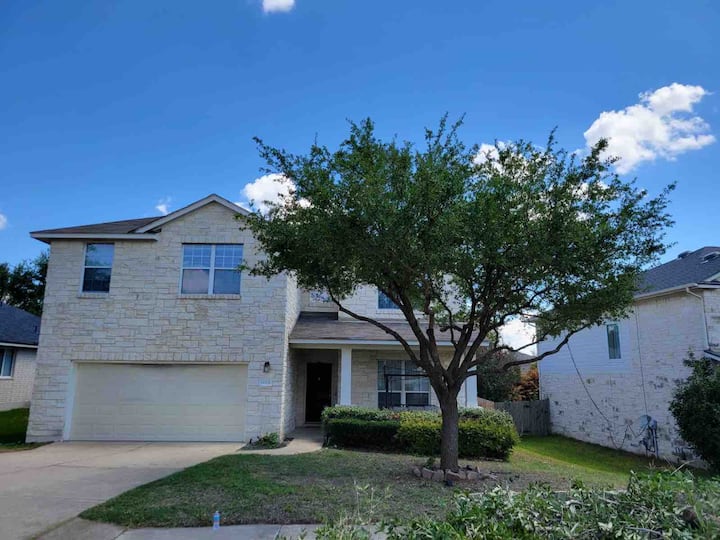 Beautiful and confort queen size room Houses for Rent in Austin