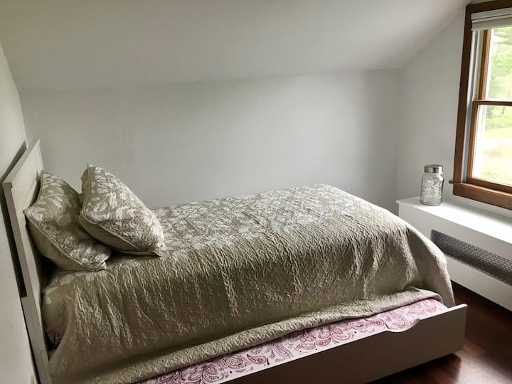 חדר שינה מס '3 / זוגי עם מיטה נפתחת