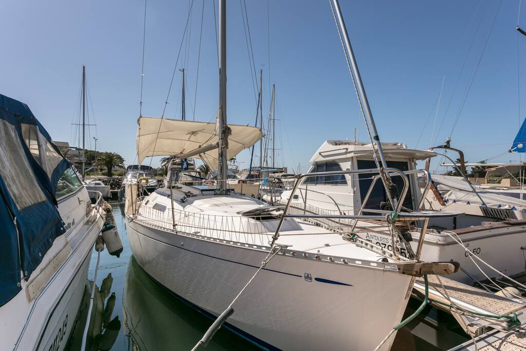 Voilier ODE à quai