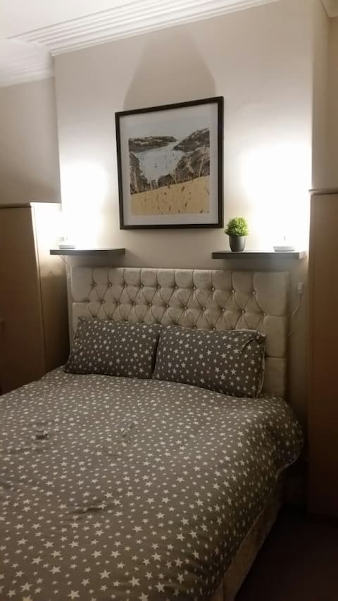 Private quiet room in Tynemouth, near Village Ctr