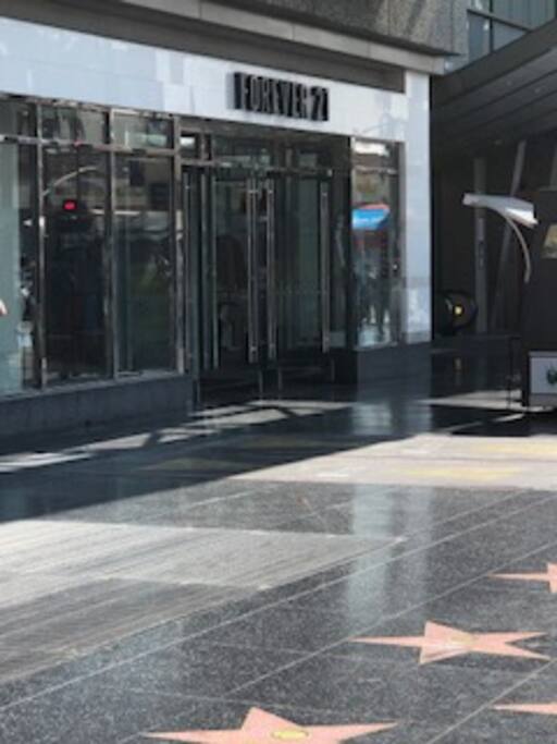 Minutes away from the Iconic Walk Of Fame and Shopping