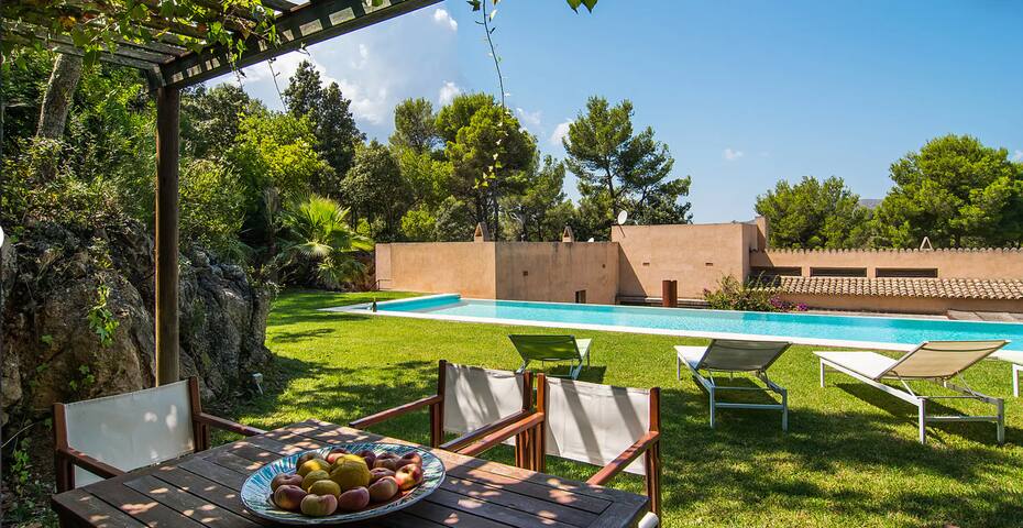 Breathtaking rural Finca in natural park gallery image 3