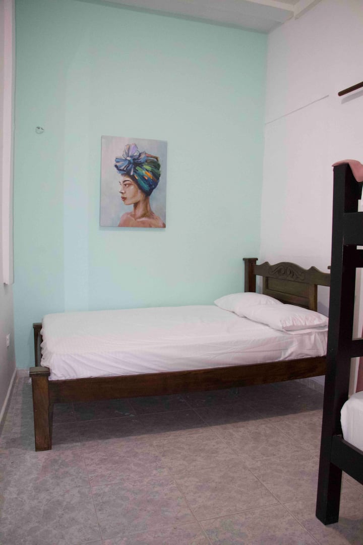 חדר שינה למטה