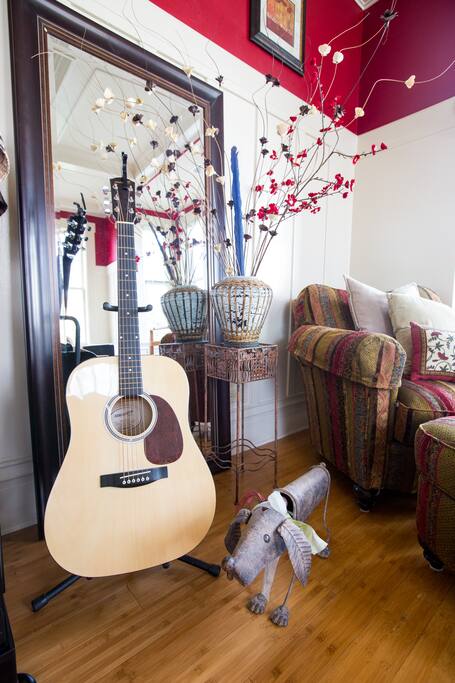 Warm, Cozy Living Room for Gathering