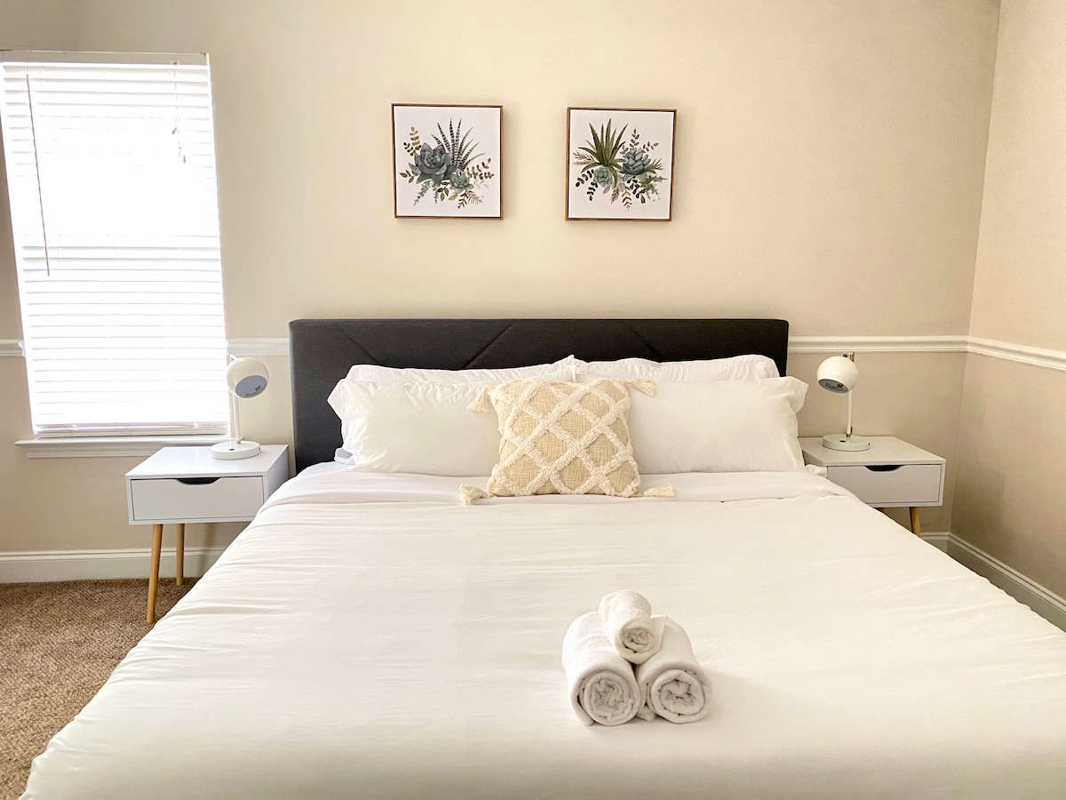 NEW🌈 🏡Stylish&Cozy Vibes, Minutes to Chateau Elan💥