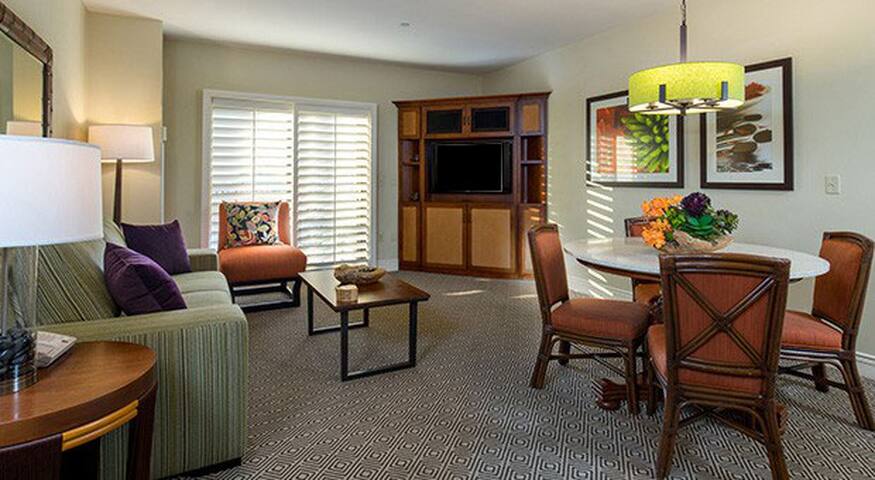 Las Vegas: Tahiti Village 1 Bedroom condo gallery image 3