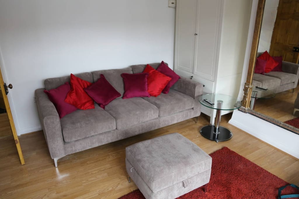 Very comfy sofa