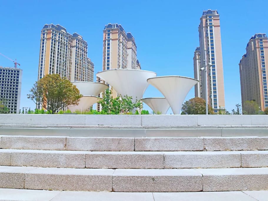 西门口的情人伞看我们小区在里面