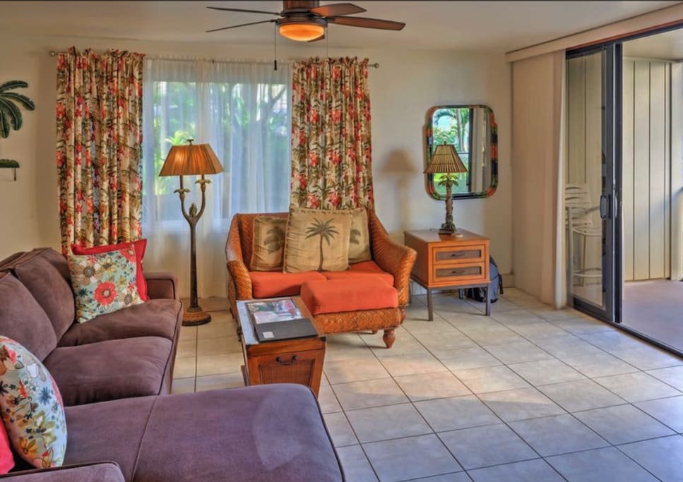 Comfy living room. Lovely trade winds.