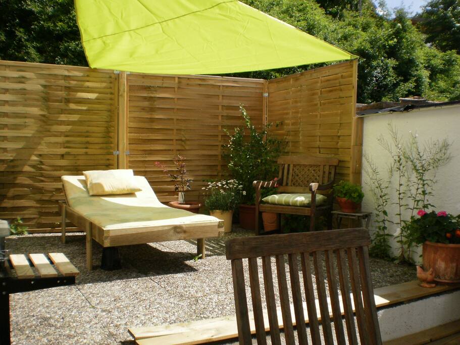 gemütlicher Freisitz zum sonnenbaden und relaxen