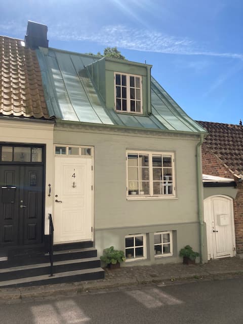 Central townhouse by the sea.