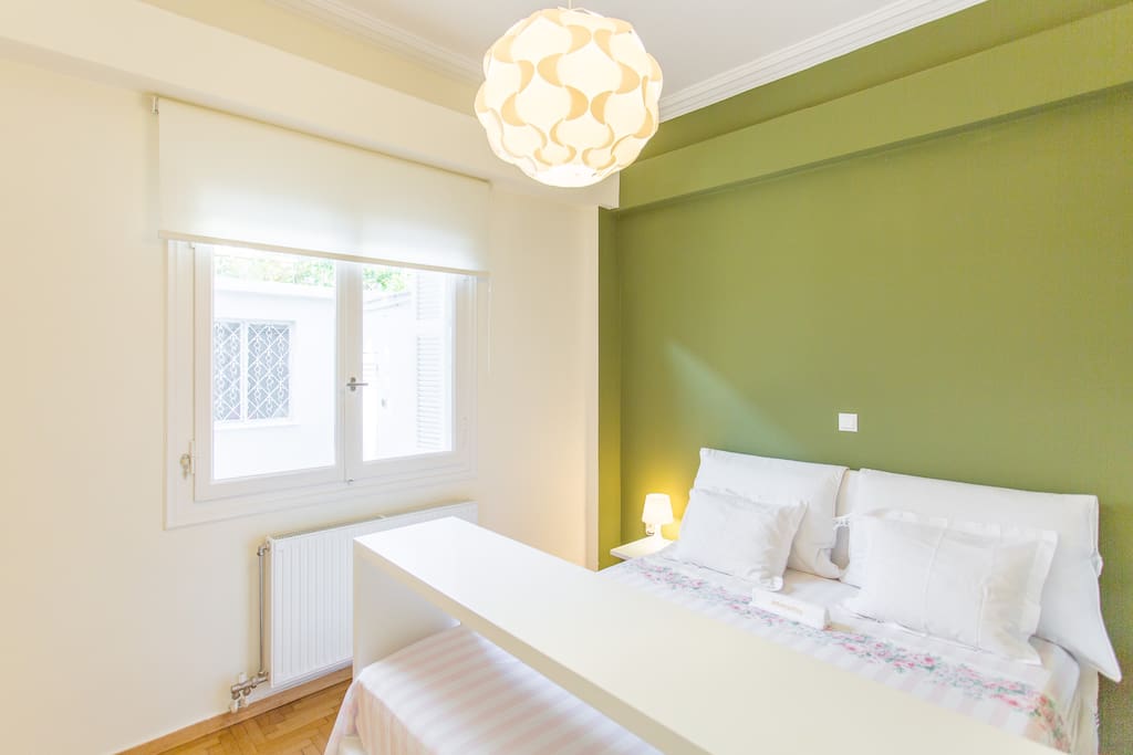 Bedroom 1 , queen bed, Latex mattress
