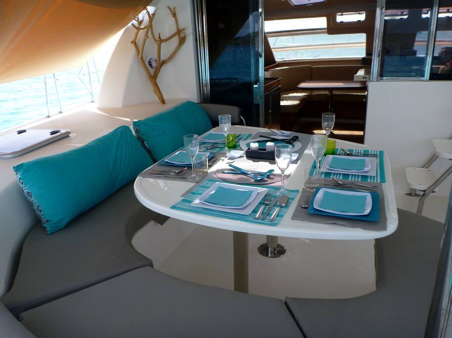 Lunch will be served in comfort with beautiful views in Tabago Cays