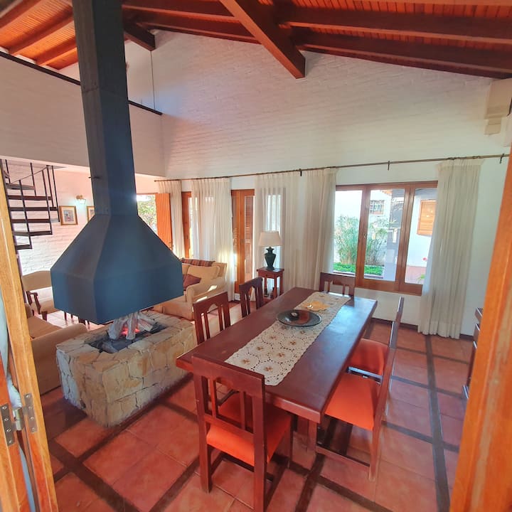 ГЛАВНА ТРАПЕЗАРИЯ