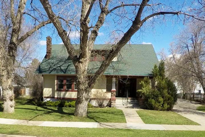 Hummel House Historic home 5 blocks from Main St. - Guest suites for Rent  in Sheridan, Wyoming, United States