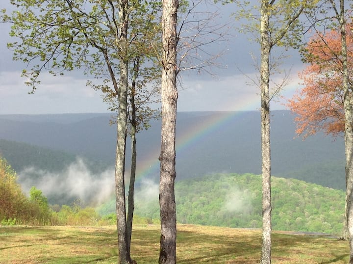 Sunrise Mountain Tree House Cabin Cabins for Rent in Altamont