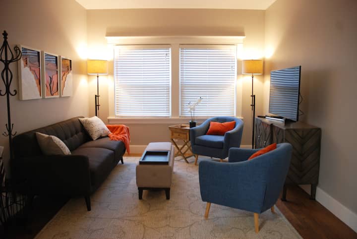 Comfortable Downtown Condo. Blocks To Conventions. - Salt Lake City, UT