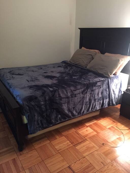 Queen size bed